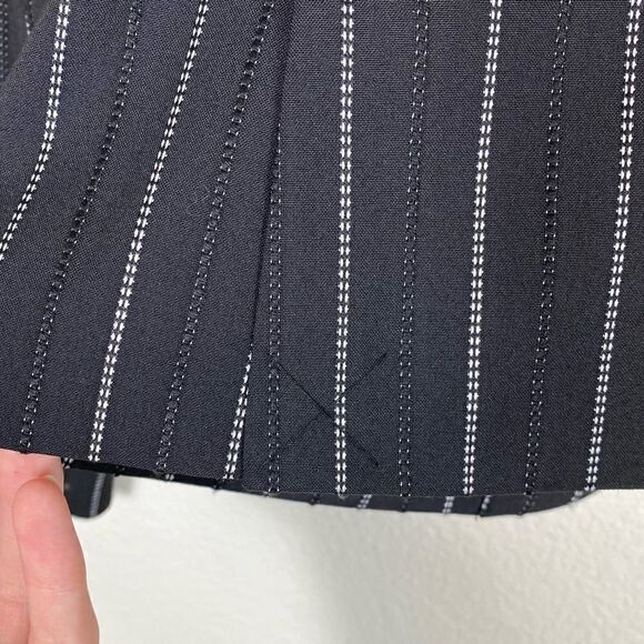 NWOT Express Design Studio Black & White Pinstriped Blazer Jacket - Picture 6 of 9